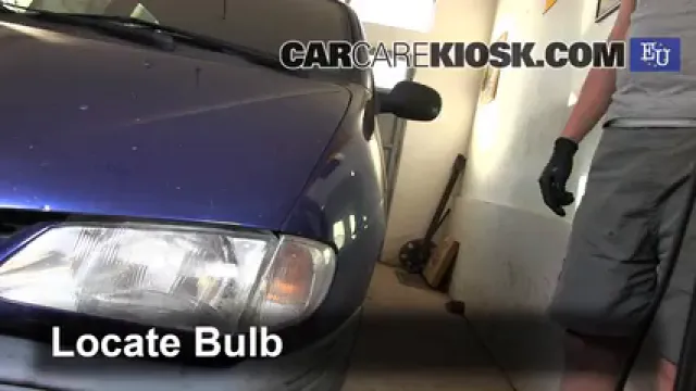 2000 Renault Scenic Megane 1.6L 4 Cyl. Lights Parking Light (replace bulb)